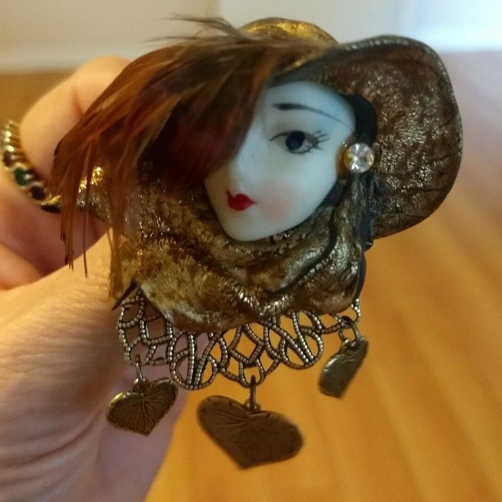 Costume jewelry unique pin - ladies antique face w